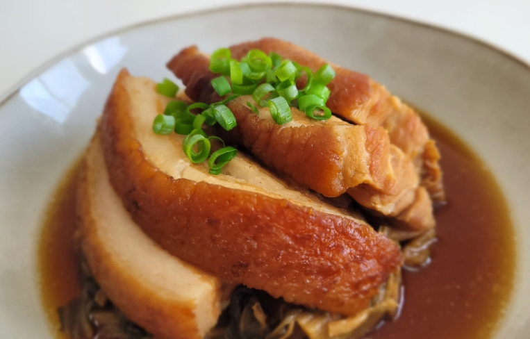 braised pork belly with preserved vegetables recipe