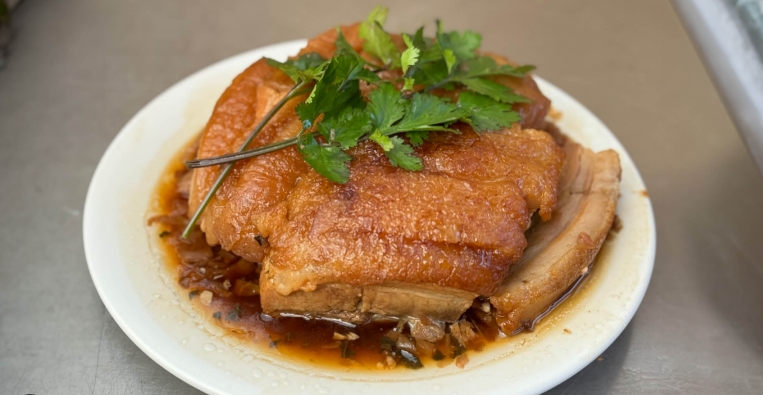 braised pork belly with preserved vegetables