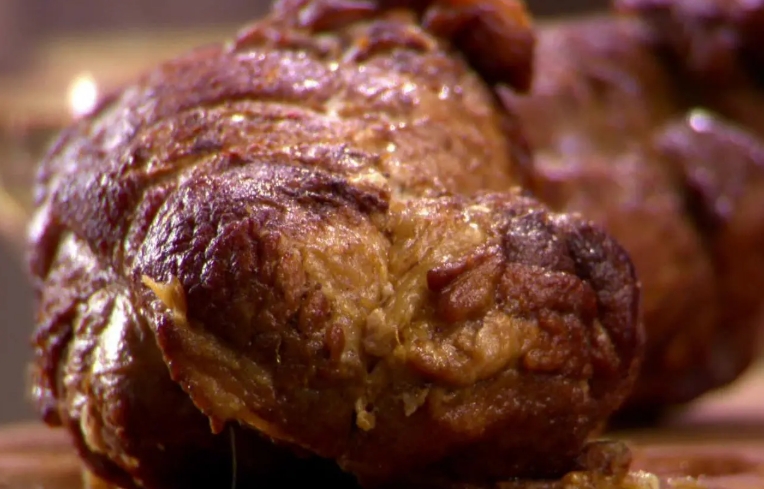 braised pork shoulder dutch oven
