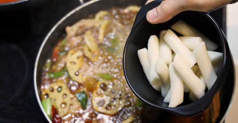 braised pork ribs with lotus roots