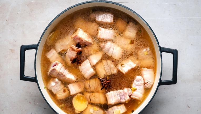 braised pork ribs with taro