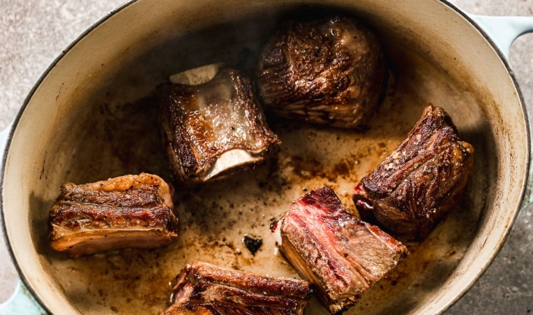braised pork ribs dutch oven
