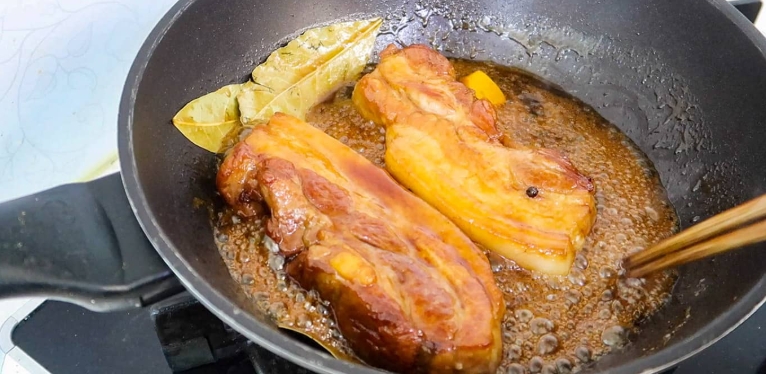 braised pork slices