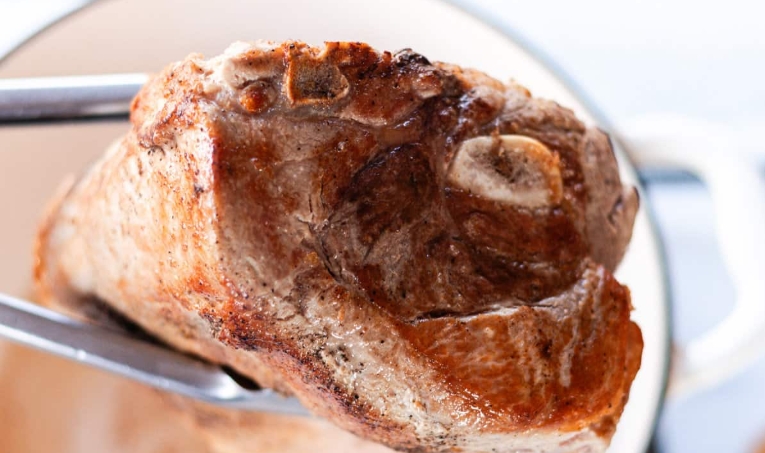 braised pork dutch oven