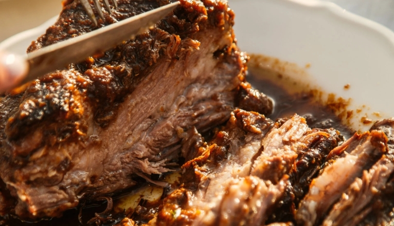 braised pork shoulder red wine