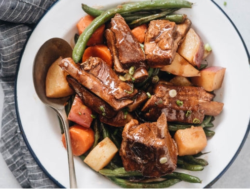 braised pork ribs with potatoes