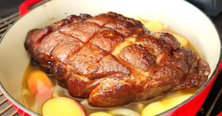 braised pulled pork dutch oven