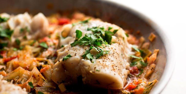 baked sea bass with fennel and garlic